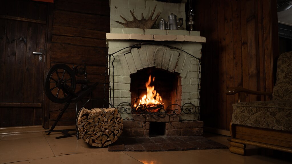 Nowe obowiązki dla posiadaczy kominków i pieców – a może wymiana na klimatyzację !